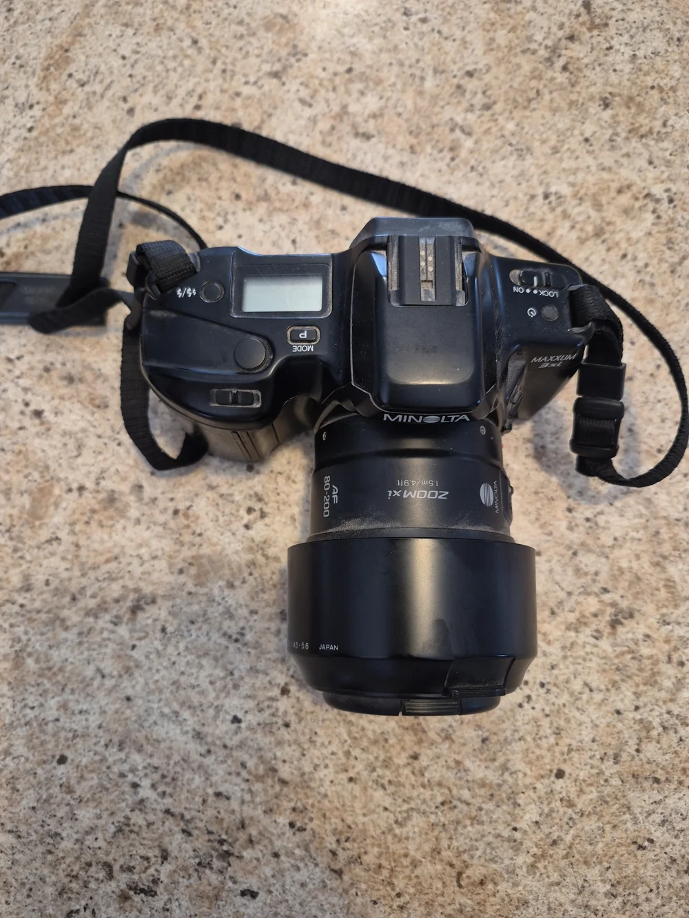 Minolta Maxxum 3Xi Digital Camera Kit in Black with Zoom Lens